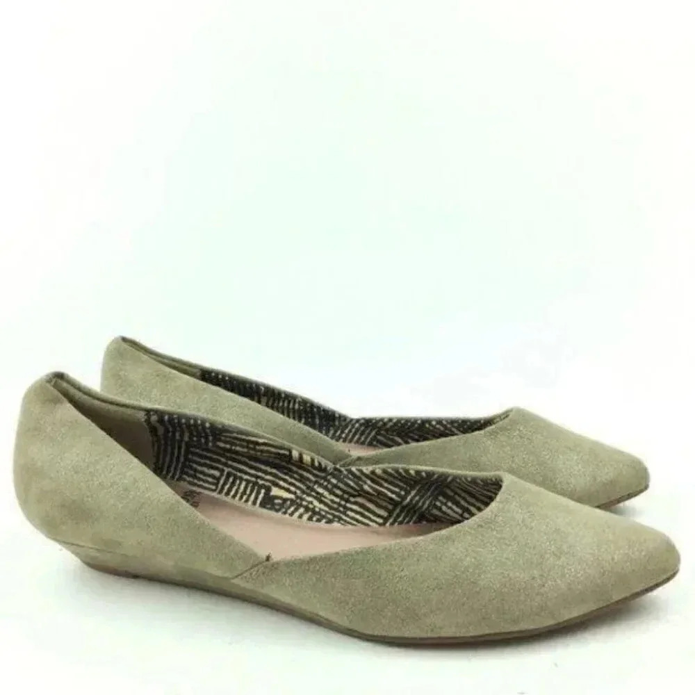 Crown Vintage Wedge Flats 6 Faux Suede Pointy Toe